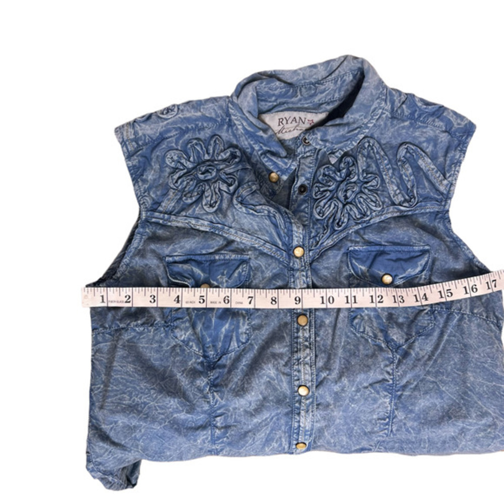 Ryan Michael Jean‎ Vest with Floral Detail - Picture 4 of 6